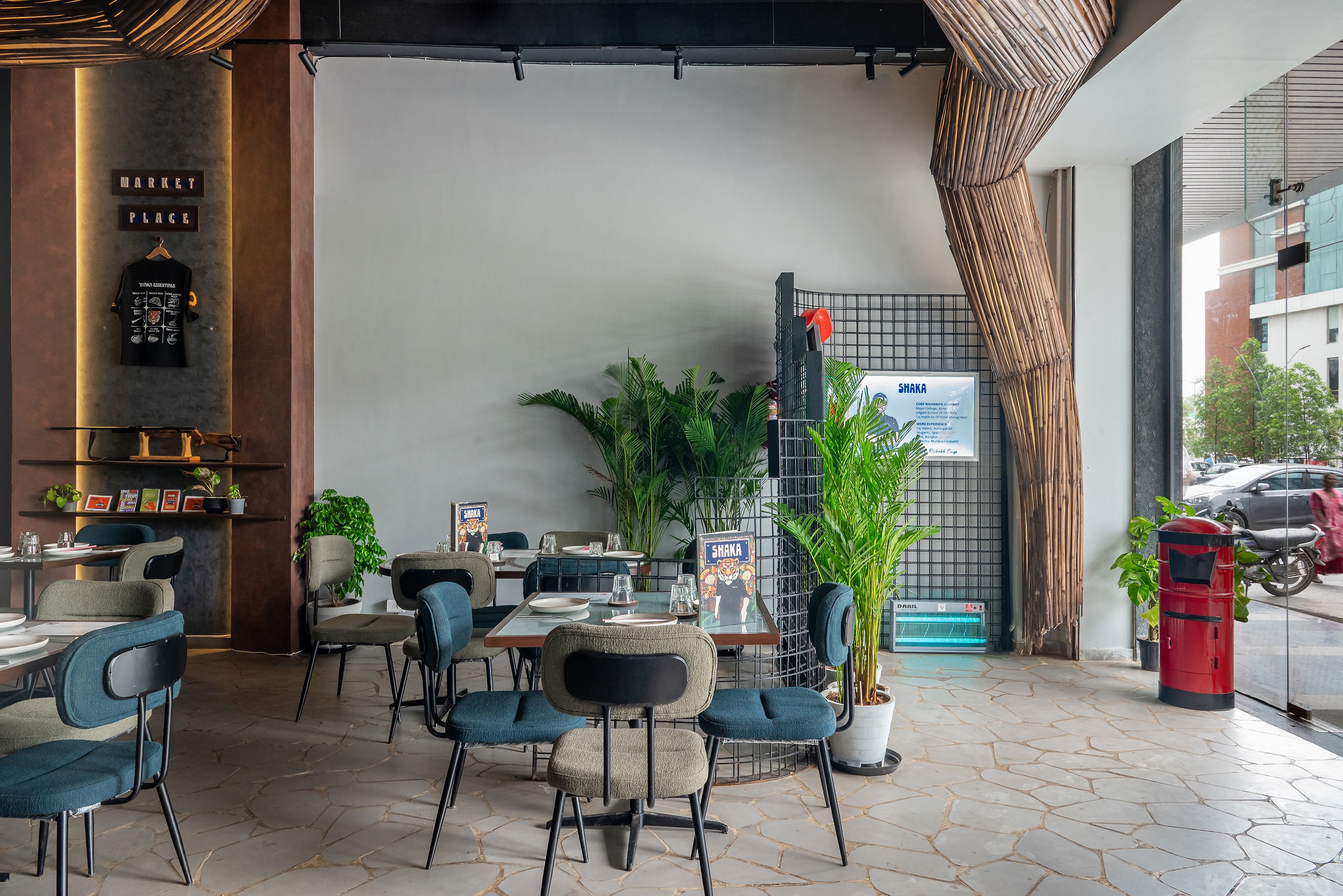 Shaka Café interior